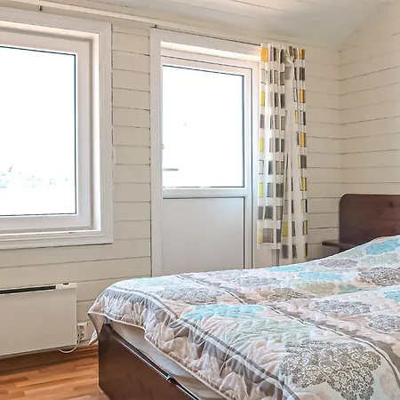 Cozy In Bokn With Sauna
